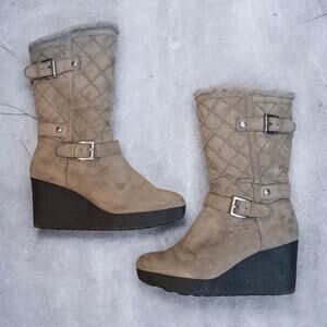 Vintage Y2K Guess Quilted Faux Suede Wedge Faux Fur Lined Buckle Wedge Boots 6